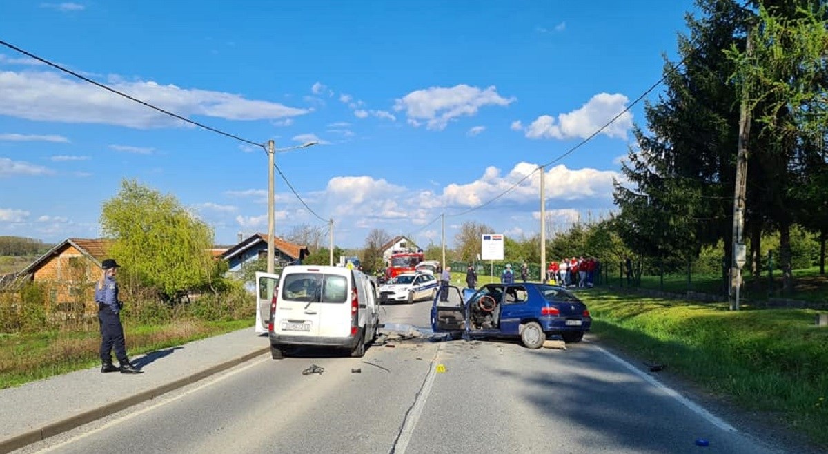 U nesreći kod Petrinje poginula jedna osoba, dvije ozlijeđene. Na A4 poginuo muškarac