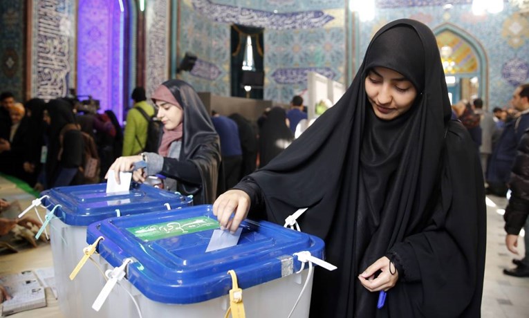 Izbori u Iranu: Za predsjednika se kandidirali šef pravosuđa i bivši zatvorenik