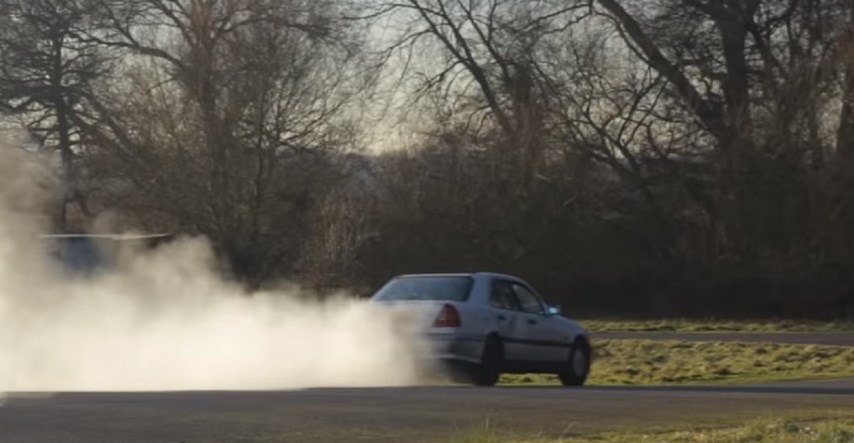 VIDEO Evo koliko automobil može voziti bez ulja - i što se na kraju dogodi