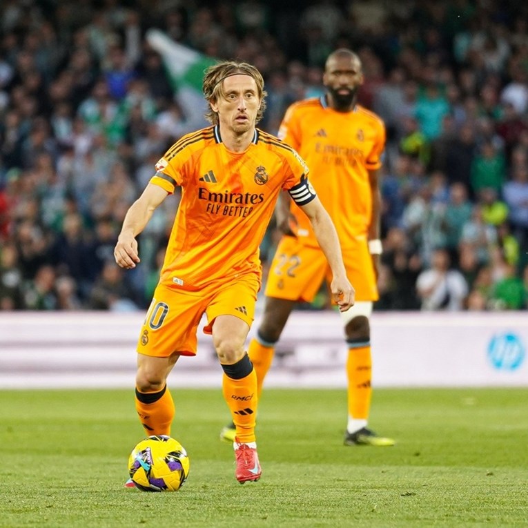 Marca mnogim igračima Reala podijelila ocjene 4 i 5. Modrić dobio 8.5