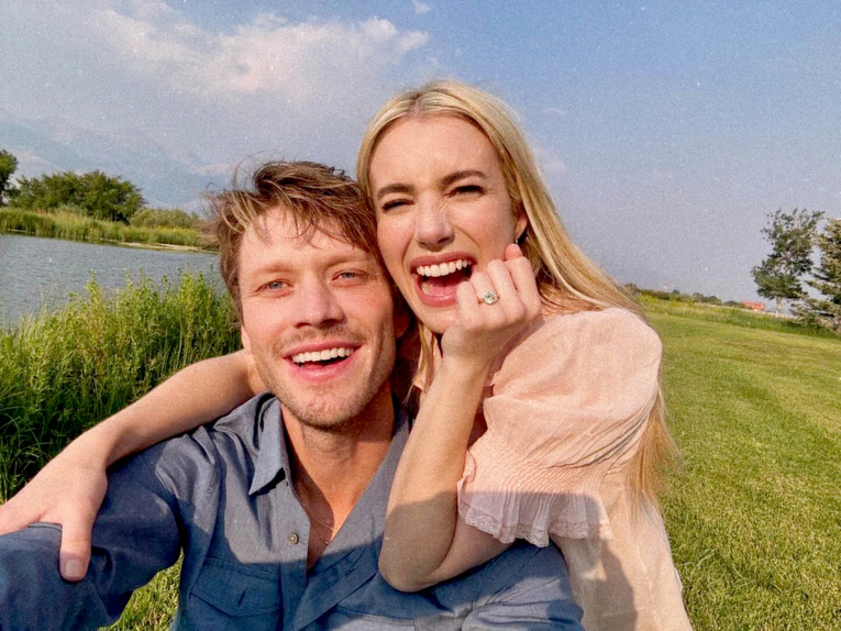 Emma Roberts udala se za glumca Codyja Johna, među gostima i njena teta Julia