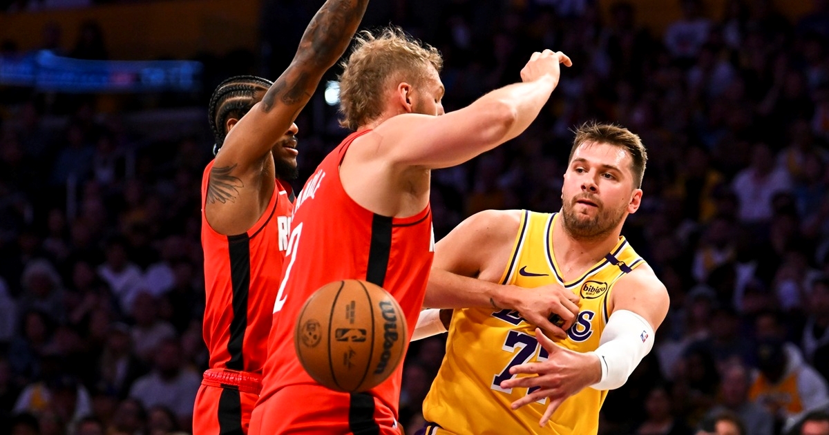 Dončićeva dominacija u tri četvrtine. Navijači Lakersa strahuju zbog LeBrona