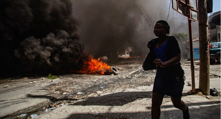 Veliki napad bande na Haitiju, ima mrtvih. Tisuće ljudi bježe