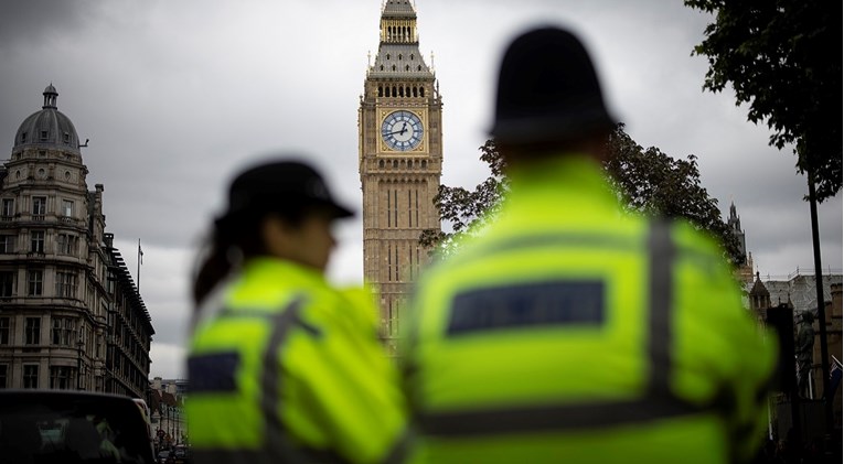 U parku u Londonu pronađeno zapaljeno tijelo