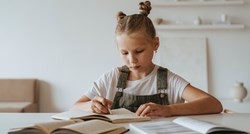 Istraživanje tvrdi da koncept domaće zadaće djeluje negativno na dječje obrazovanje
