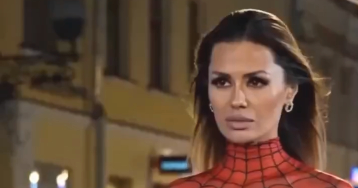 Ruska influencerica objavila AI video u kojem tuče Putinove propagandiste