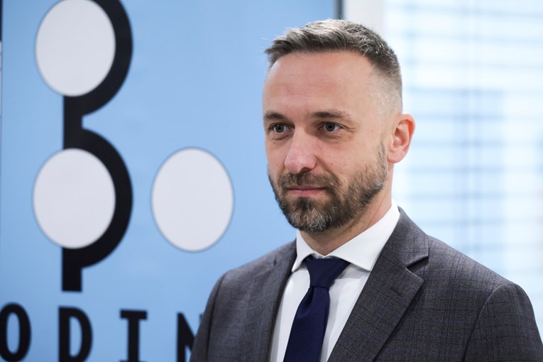 Piletić: Minimalna plaća do 2028. biti će 1250 eura bruto