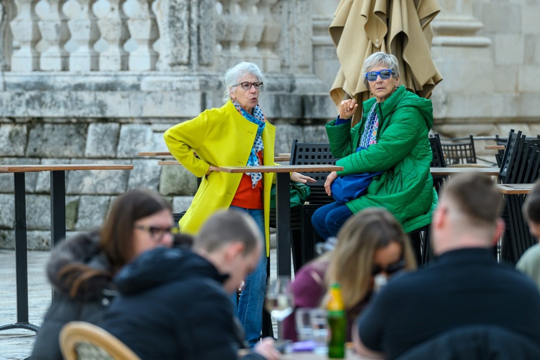FOTO Stradun izgleda kao da je proljeće već stiglo. Dame pokazale odvažne kombinacije