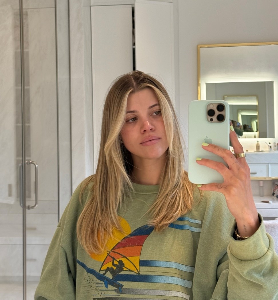 Sofia Richie pokazala novu boju kose, ali svi su gledali u nokte