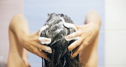 Stručnjaci tvrde da nije isto perete li kosu ujutro ili navečer, evo što je zdravije