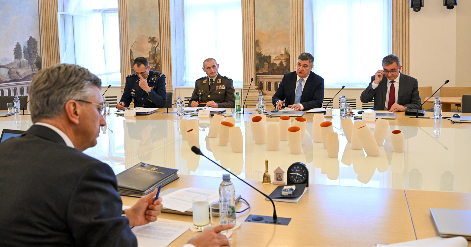 FOTO Održan prvi sastanak Milanovića i Plenkovića u više od četiri godine