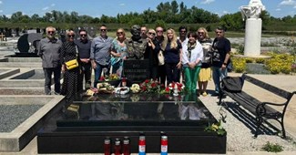 Domaći glumci posjetili grob Ive Gregurevića i odali počast glumačkoj legendi