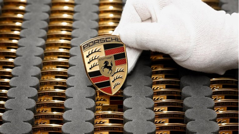Kakav preokret: Porsche vraća benzin u fokus, dolaze benzinski SUV i Boxster