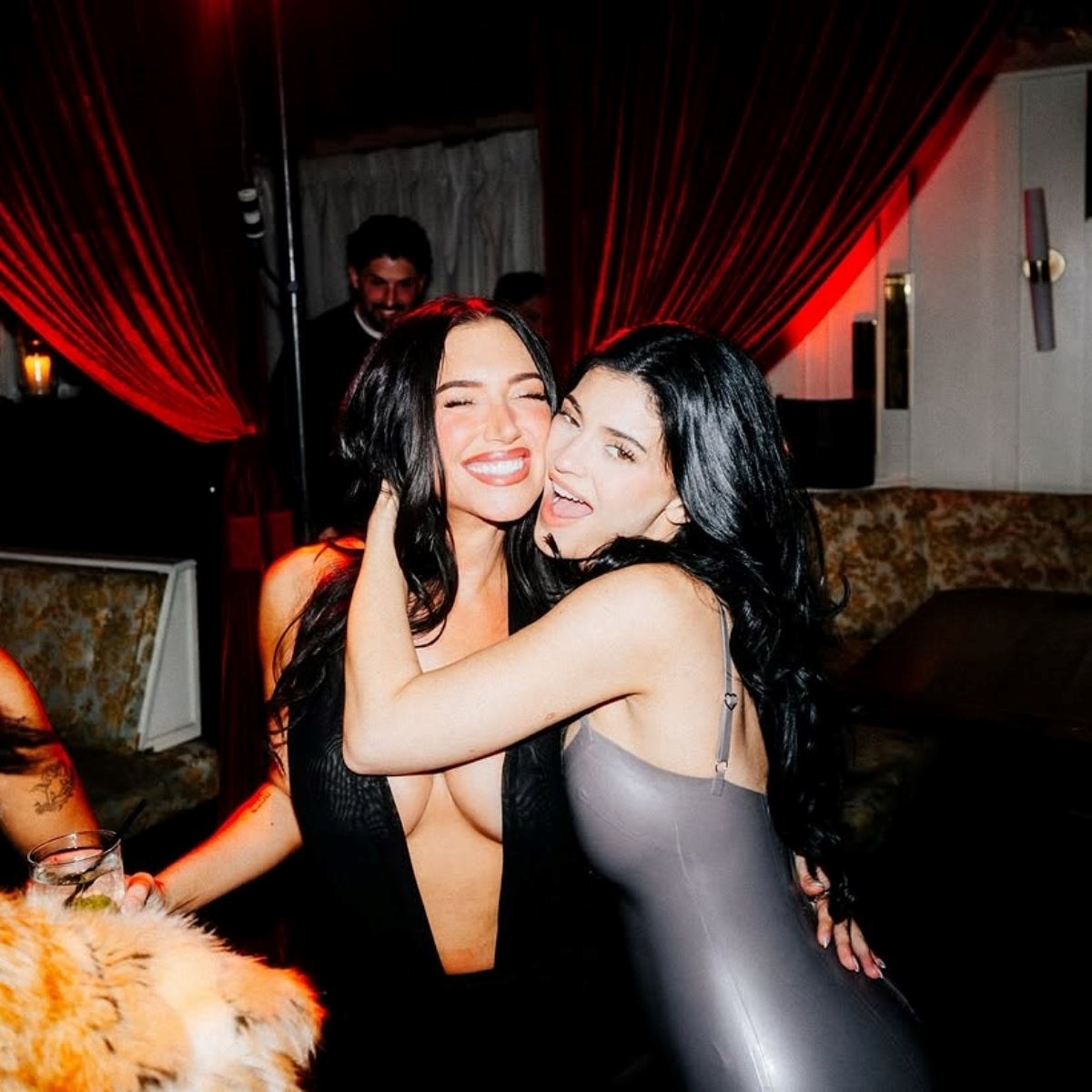 Kylie Jenner pokazala figuru u opasno kratkoj haljini