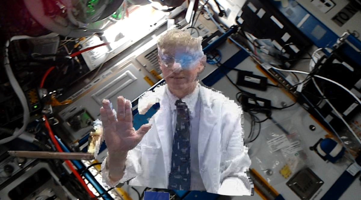 FOTO NASA na ISS "teleportirala" hologram doktora