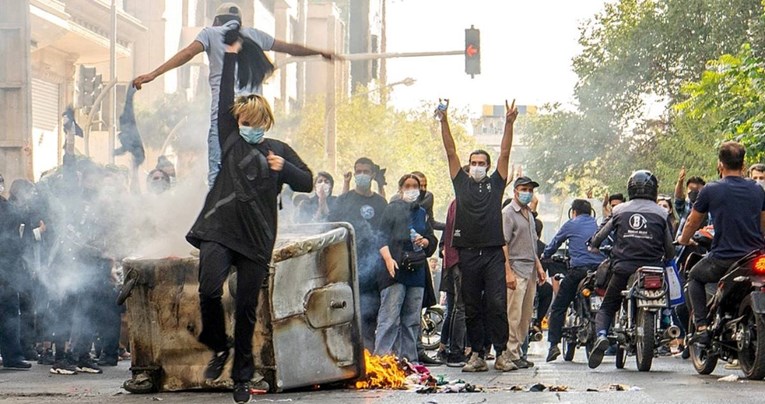 Golema pobjeda žena u Iranu. Ukinuta moralna policija, možda padne i obavezni hidžab Ccd8a963-4d4e-4d08-ae83-46a4be92ee6f