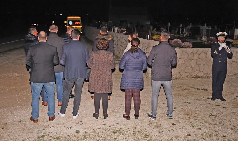 Plenković i SDSS-ovka došli u Škabrnju, vojni veterani joj okrenuli leđa