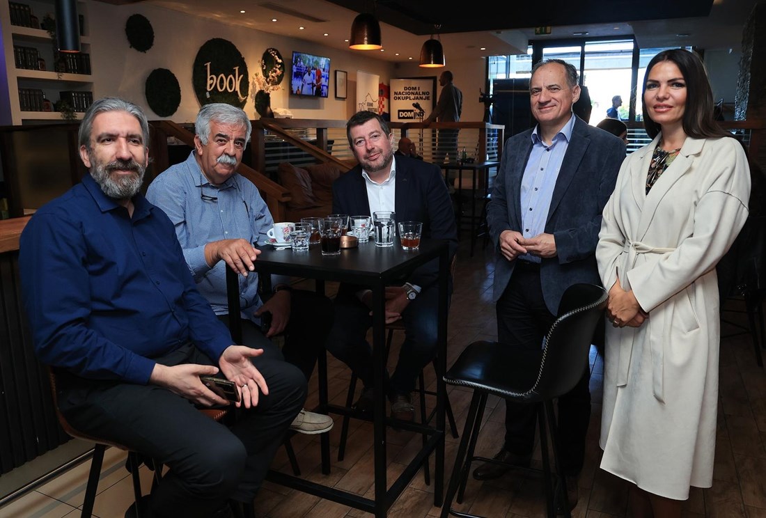 Tomislava Jonjića večeras podržava i jedna bivša misica