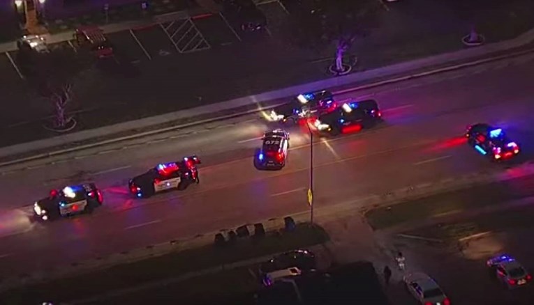 U Teksasu pucali po mladima ispred zgrade. Upucano šestero, među njima dijete (3)