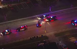 U Teksasu pucali po mladima ispred zgrade. Upucano šestero, među njima četvero djece