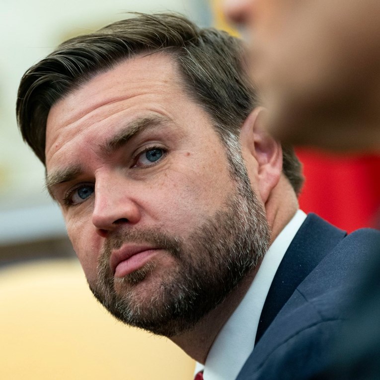 Vance s Grenlanda napao Dansku. Odgovorili mu