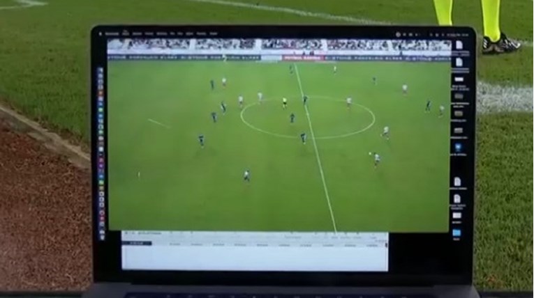 VIDEO Džeki je poništen gol. Mourinho je onda izveo urnebes s laptopom