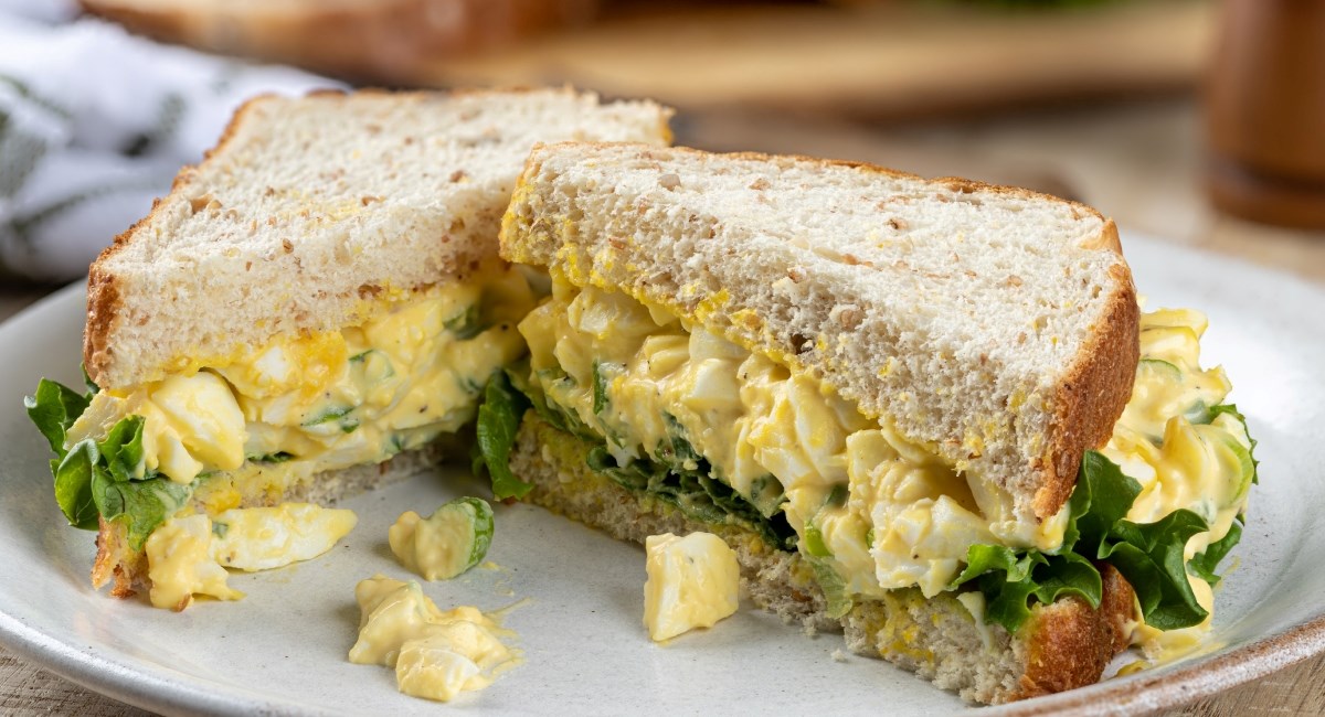 Brza salata od jaja sa samo tri sastojka, idealna za dane kada ne znate što za ručak