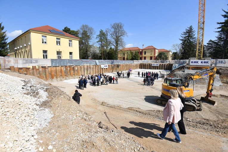 Na gradilištu novog Zavoda za javno zdravstvo u Varaždinu propala krovna ploča
