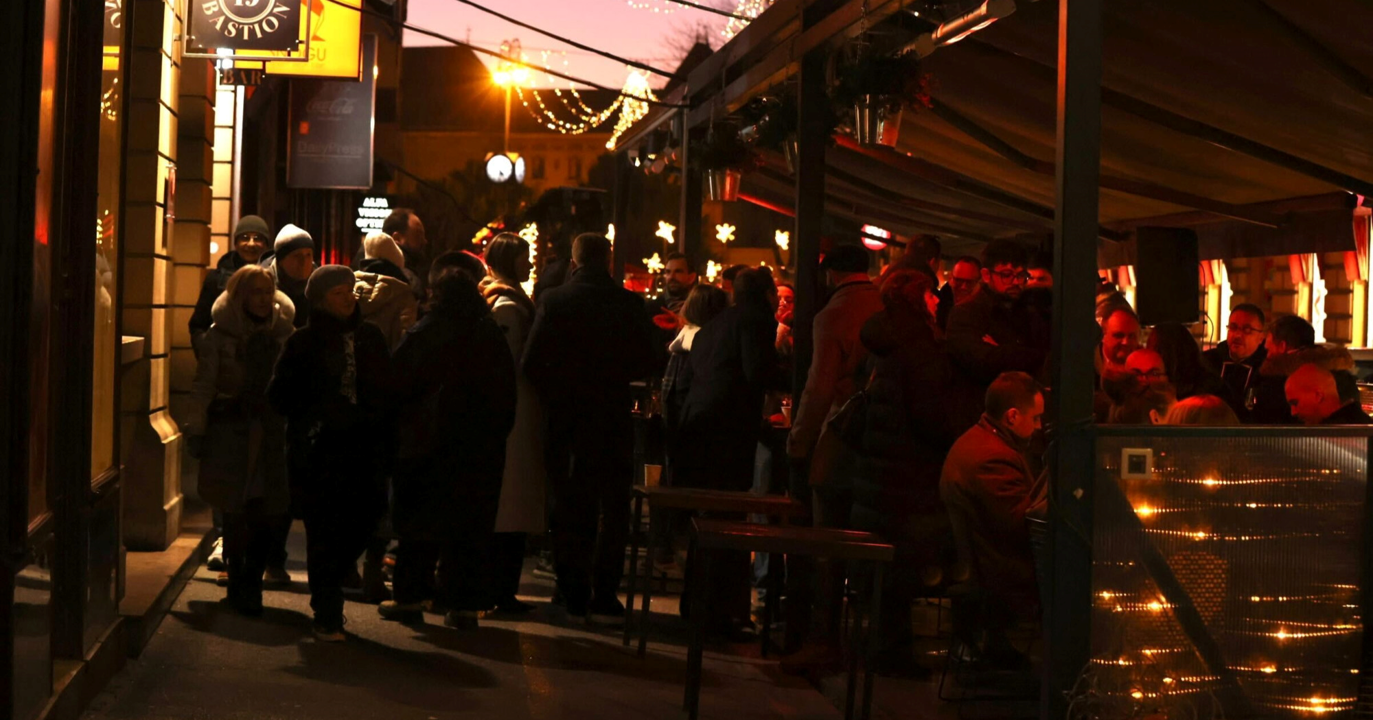 VIDEO U centru Zagreba na Staru godinu vesela atmosfera, grad je krcat