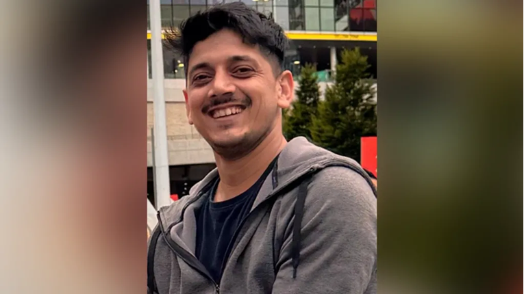 U Britaniji našli ozlijeđenog muškarca (30), umro je u bolnici. Petorica uhićenih