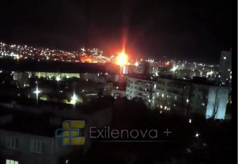 VIDEO Ukrajinci pogodili naftni terminal u Novorosijsku. Izbio požar