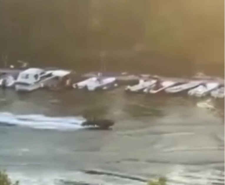 VIDEO U Srbiji pijan divljao na jet skiju. Naletio na djecu, četvero ozlijeđenih