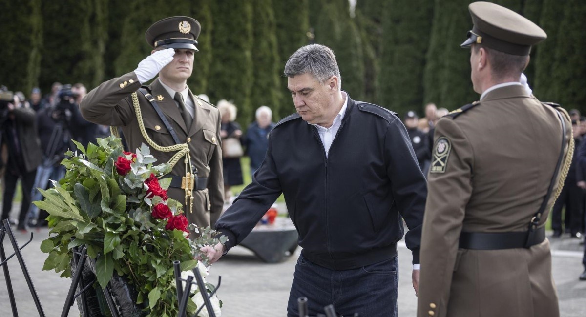 Milanović zapalio svijeću za poginule vukovarske branitelje