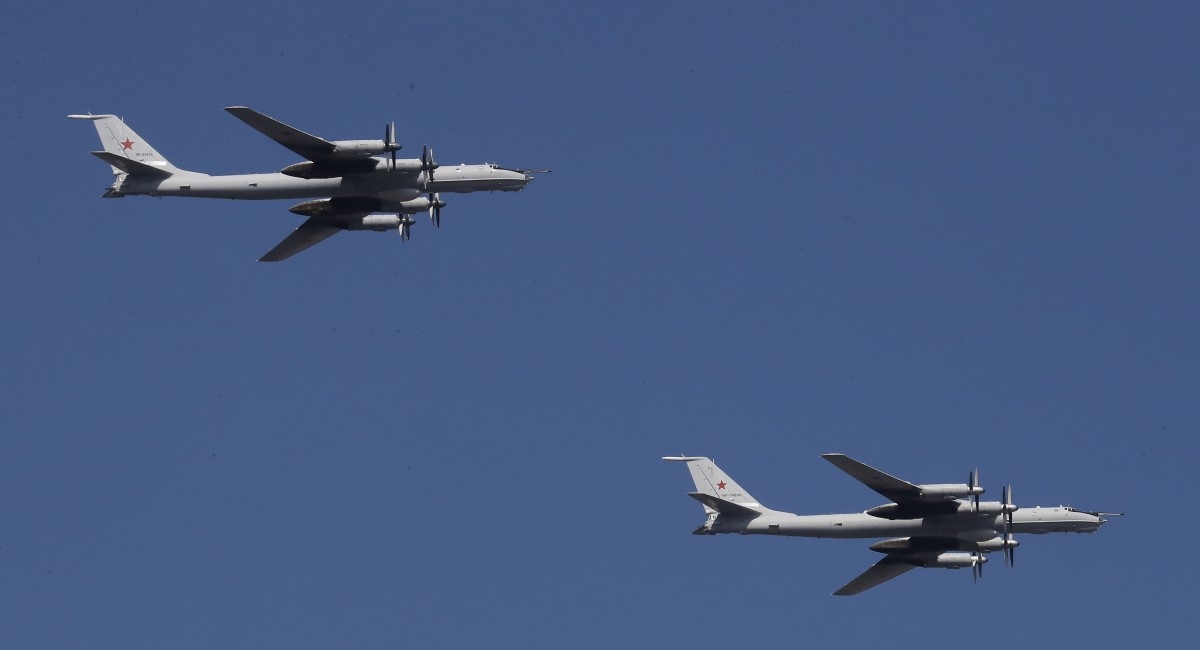 Dva ruska bombardera 10 sati letjela iznad neutralnih voda kod Aljaske