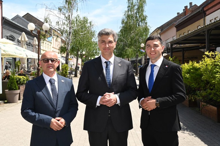 Plenković: Kandidati HDZ-a imaju program i energiju za nastavak razvoja Nove Gradiške