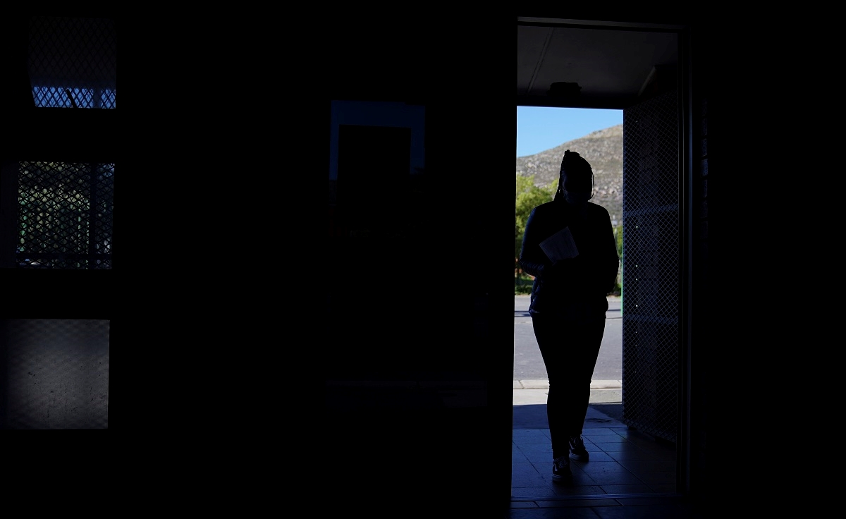 EU suspendira letove iz JAR-a. Nova varijanta zove se omikron. WHO: Zabrinjavajuća je