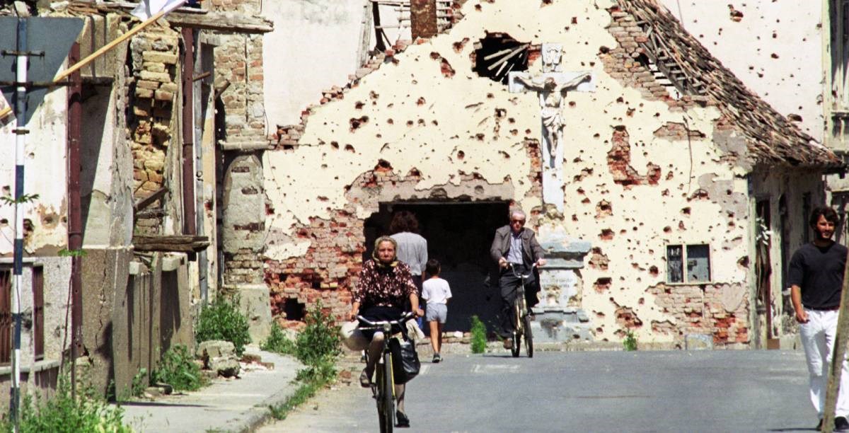 Uhićenja zbog zločina na Ovčari. Među privedenima su navodno i članovi špalira smrti