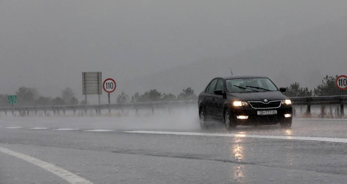 Prometna na A4, vozi se usporeno. Ceste mokre u većini zemlje