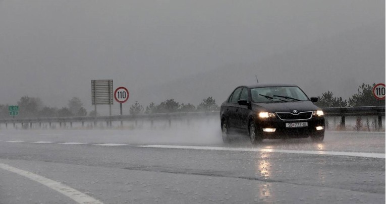 Prometna na A4, vozi se usporeno. Ceste mokre u većini zemlje