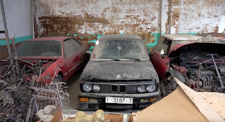 VIDEO U staroj hali pronađena ogromna kolekcija zapuštenih BMW-ovih klasika