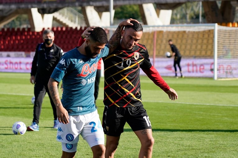 Kapetan Napolija razbijao nakon utakmice po stadionu i vrijeđao suigrače