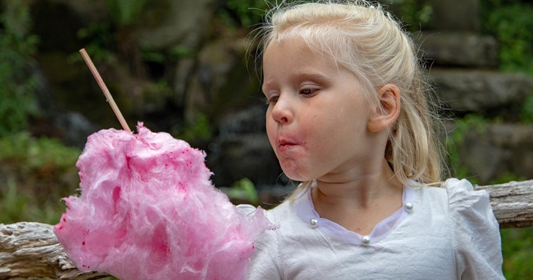 Omiljeni dječji slatkiš uzrokuje rak? Jedna država već ga je zabranila