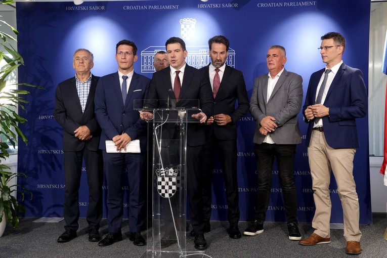 Grmoja novinarima: Nemojte štititi Plenkovića