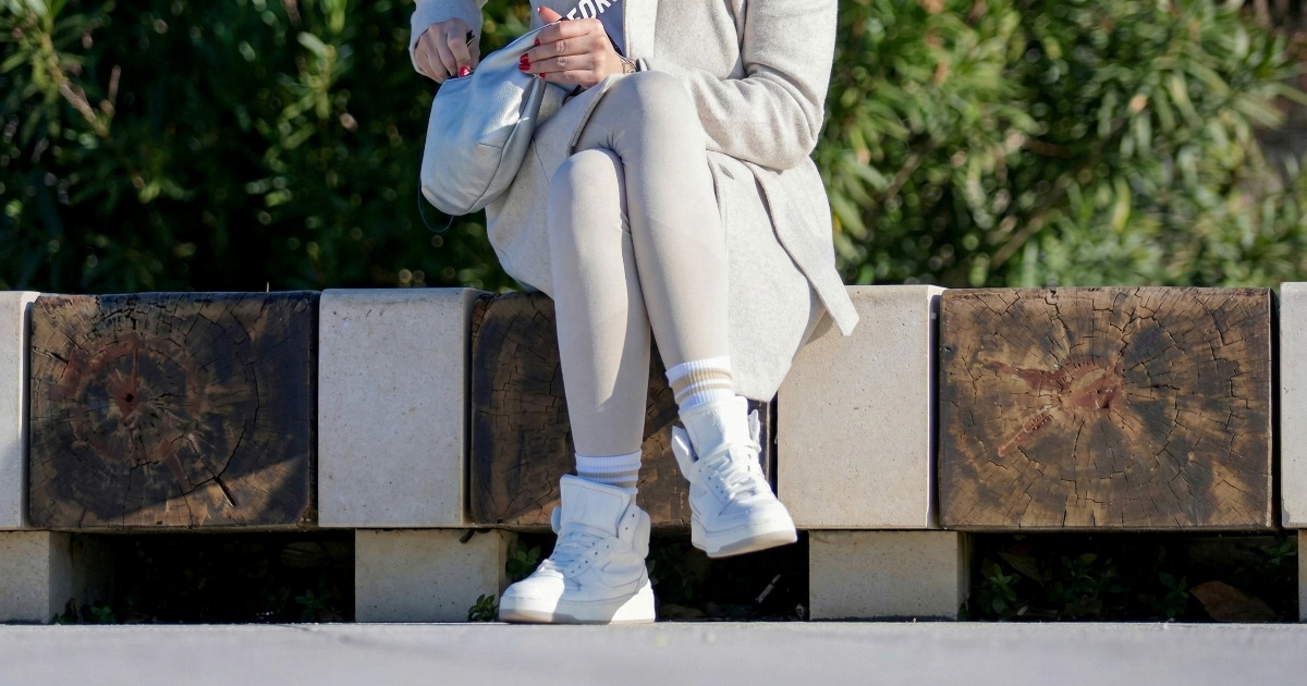 Uništava li sjedenje prekriženih nogu koljena? Odgovor će vas iznenaditi