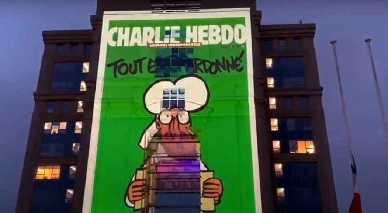 Na zgradama u Francuskoj projicirane naslovnice Charlie Hebdoa s crtežima Muhameda