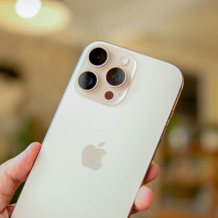 Apple korisnicima iPhonea: "Hitno nadogradite softver"