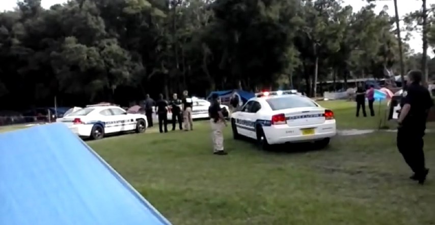 Dječak (3) s Floride se slučajno propucao, oružje nije bilo pod ključem. Umro je