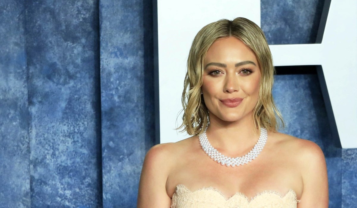 Tajna sjajne kose Hilary Duff? Jedan povoljan sprej