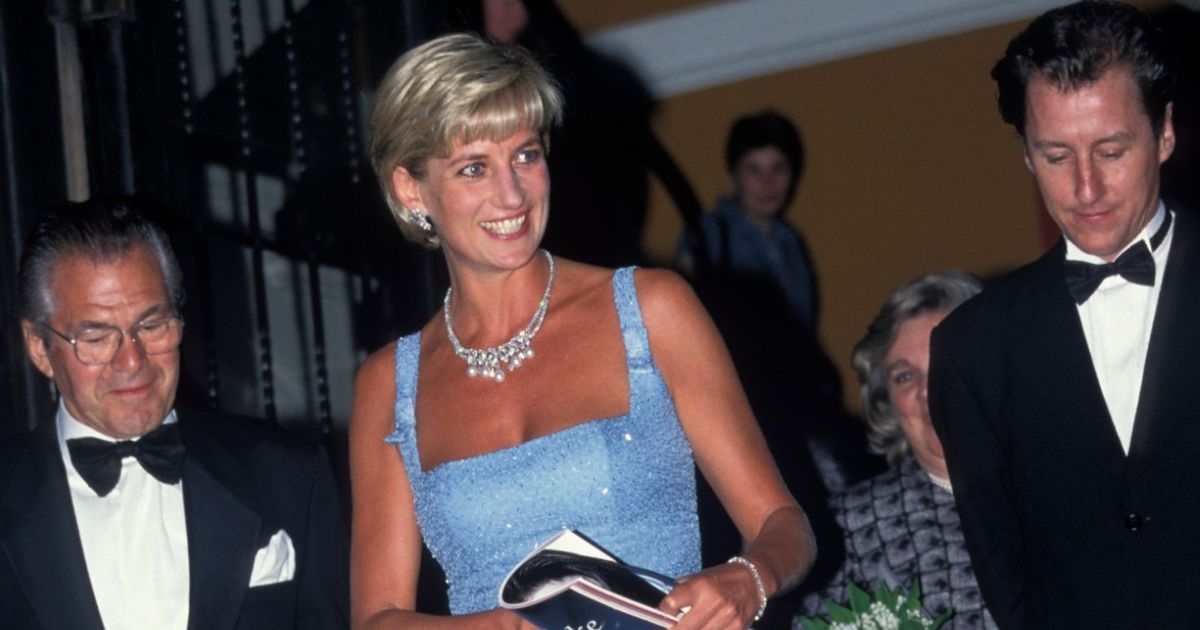 Slavna biserna ogrlica i naušnice princeze Diane prodaju se na dražbi