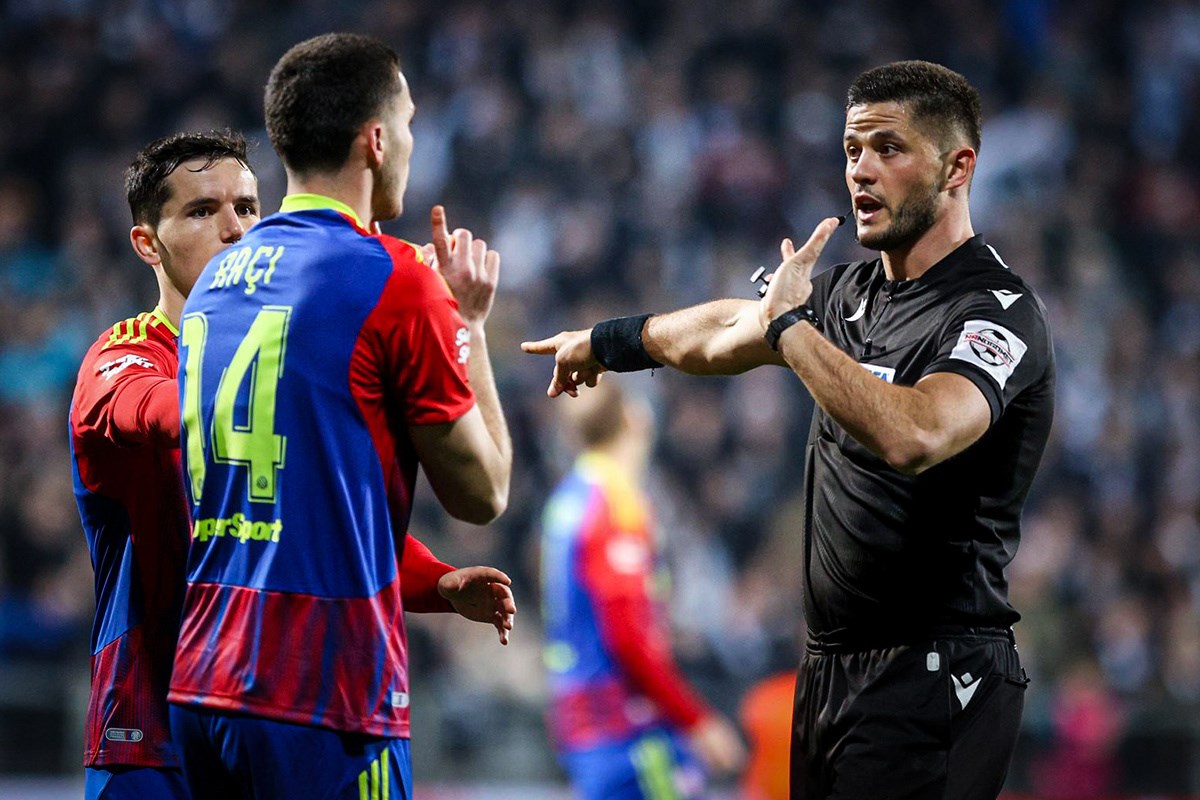 Putujući cirkus s Poljuda, najluđa utakmica ikad i najnetalentiraniji hrvatski sudac